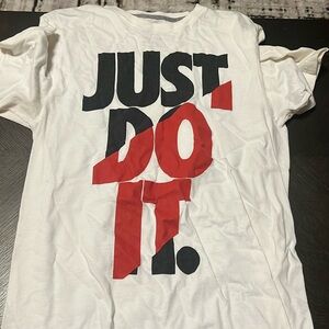 Nike Men’s T-Shirt “Just Do It” logo